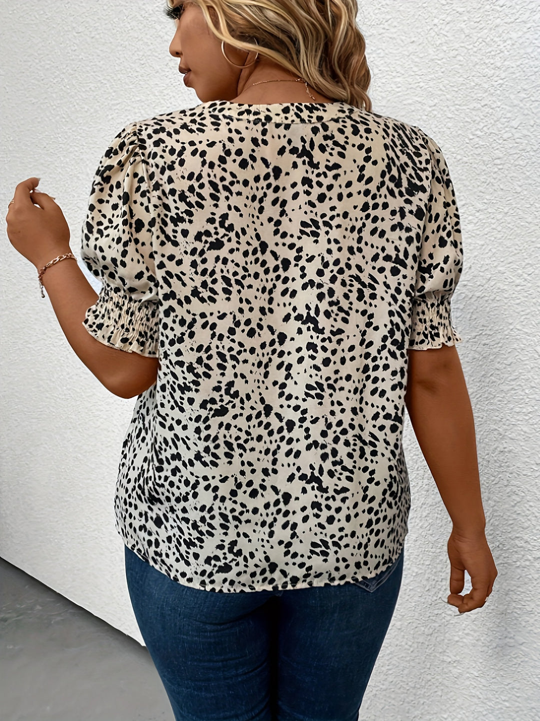 Isla - Blouse with Leopard Print.