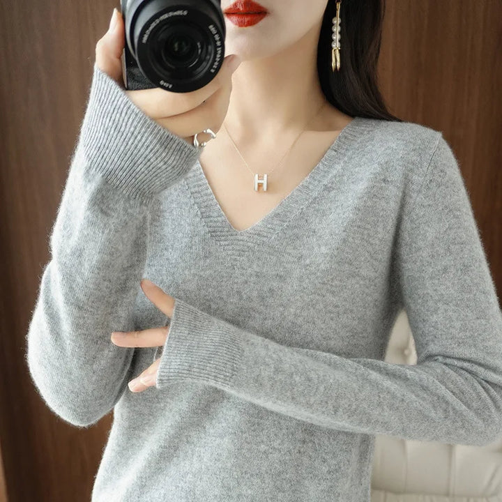 Melly - Cashmere V-neck sweater