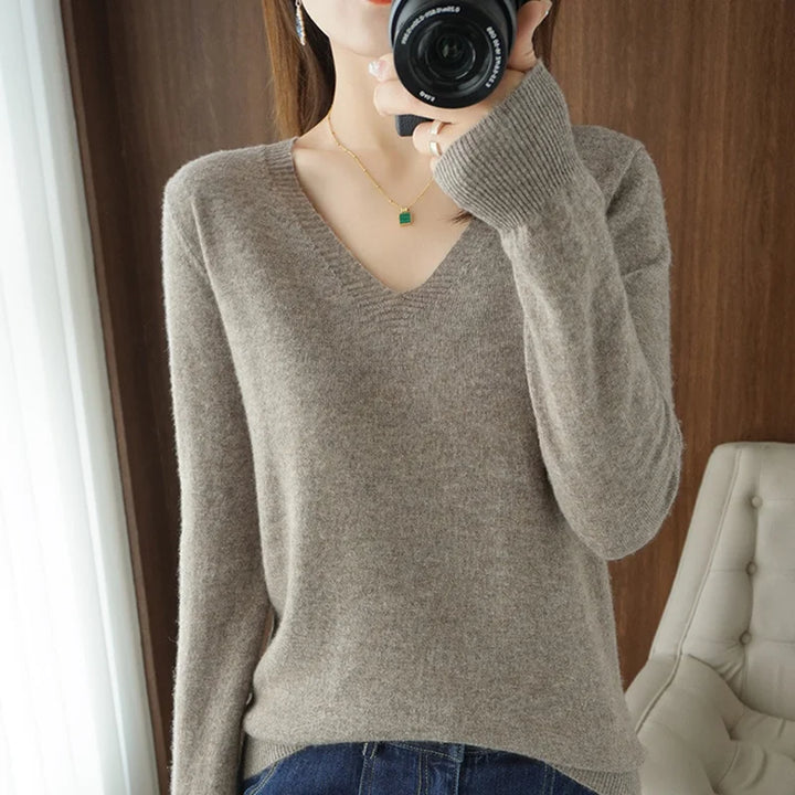 Melly - Cashmere V-neck sweater