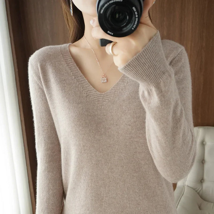 Melly - Cashmere V-neck sweater